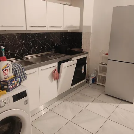 Apartamento Roccabruna Near Metro Station