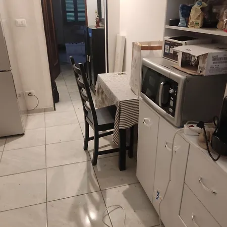 Roccabruna Near Metro Station דירה *